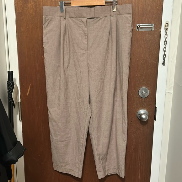 H&M Dress Pants - Picture 1 of 8